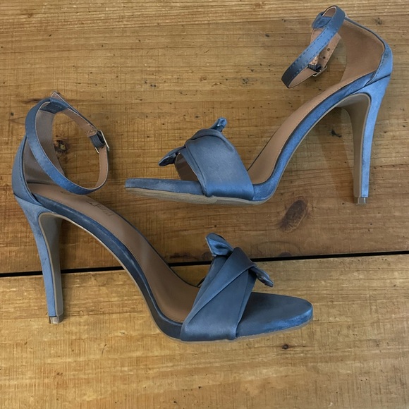BRASH SIZE 7 BLUE HEELS - Picture 1 of 5